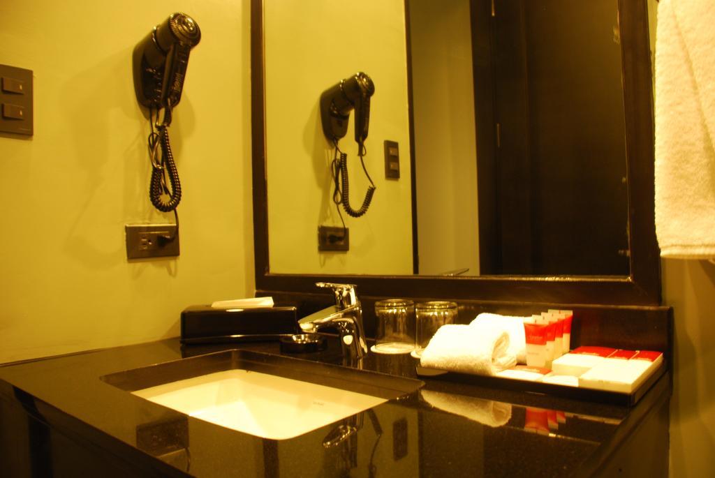 Amelie Hotel מנילה מראה חיצוני תמונה